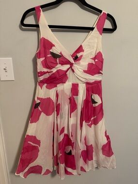 Alice + Olivia Pink Floral Cocktail Dress w silk lining and pockets